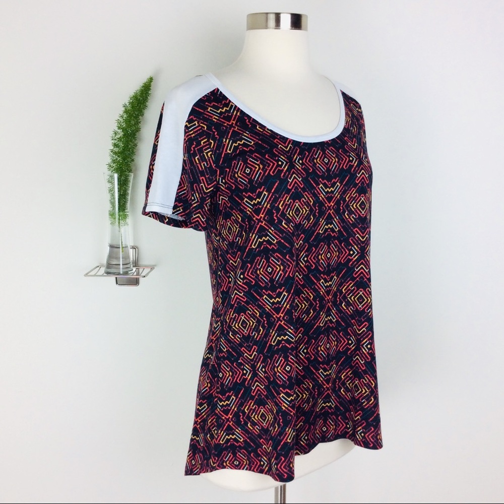 NWT LuLaRoe Beautiful HiLow Classic Tee Size XS